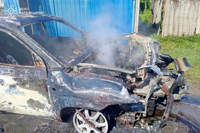 Новини Харкова: FPV-дрон знищив авто в Золочеві